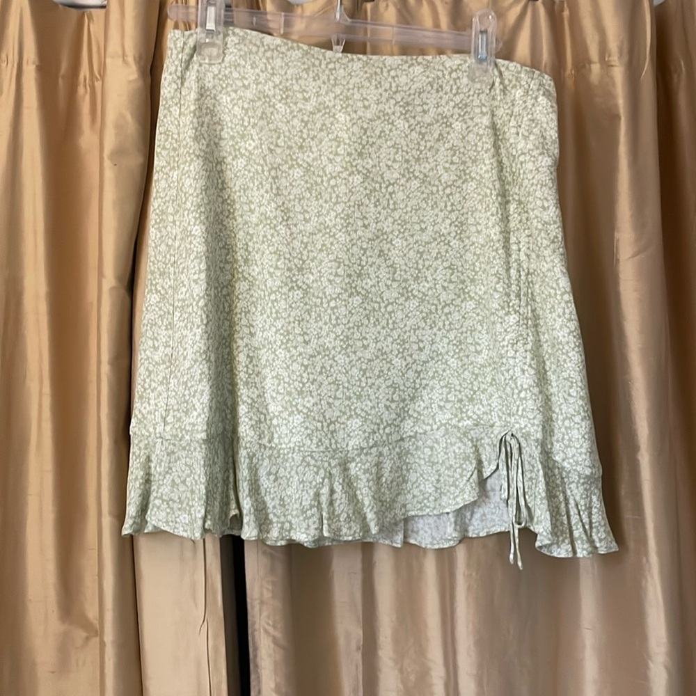 green floral skirt